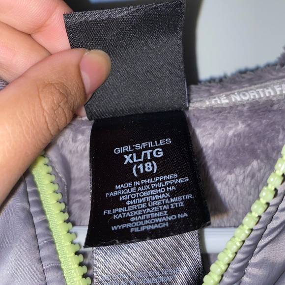 The North Face grey girls fleece jacket - Picture 4 of 4